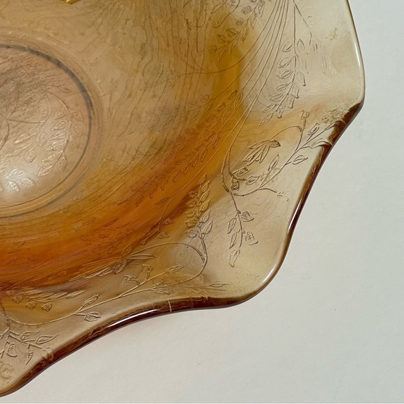 Vintage Iridescent Marigold Carnival Glass Decorative Bowl  Leaf Etched Design - Picture 9 of 16